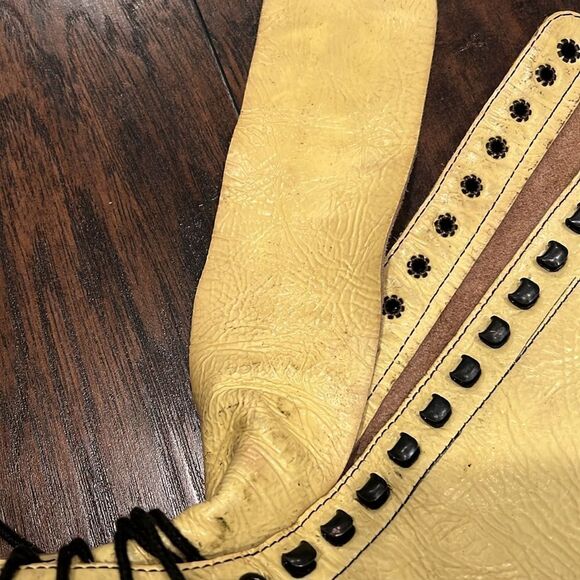VTG Made in England Doc Marten boots 20 hole boots. Size 6 in GUC for age yellow - Picture 8 of 14